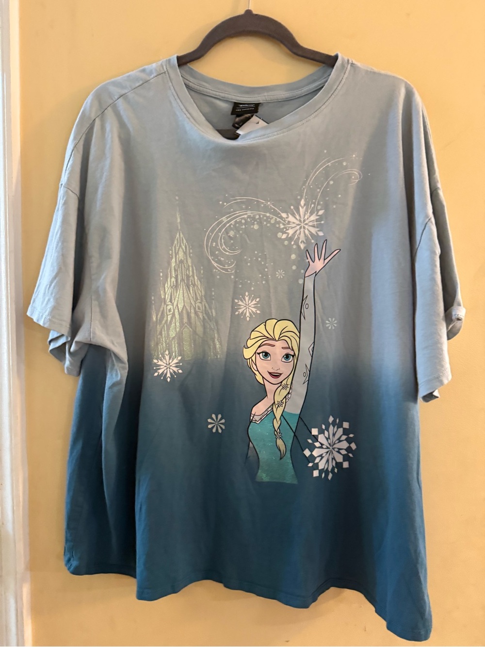 BoxLunch exclusive Disney Frozen Elsa Portrait Split-Dye t-shirt, women’s L - Picture 1 of 6